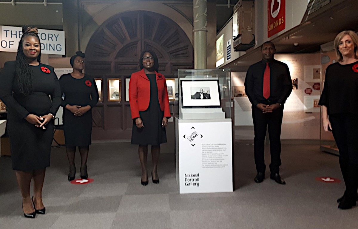 The ensemble group of Reading Community Gospel Choir pay a visit to see the Paul Roberson portrait at Reading Museum. Left to Right: Gemma Cudjoe, Esther Fleary -Griffiths, Nicole Sanderson, Collis Keir, Sally Davey