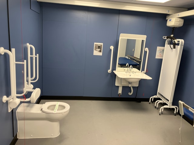 Liverpool Lime Street Changin Places toilet 3: Liverpool Lime Street Changin Places toilet 3