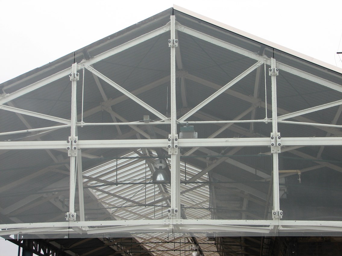 Glazed gable end above platform 7: New glazed gable end of the canopy above platform 7
