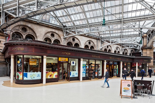 Glasgow Central - Bagel Factory, WHSmith, Millie's COokies, Costa Coffee