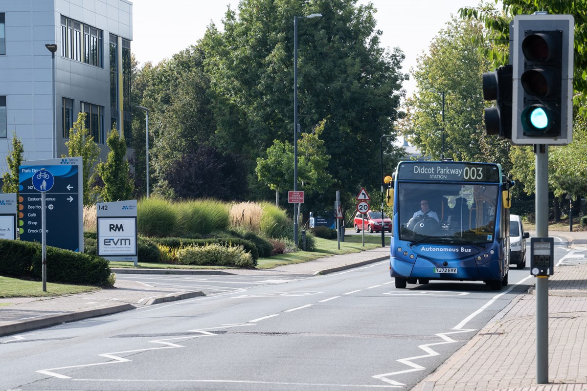 Switch autonomous bus at Milton Park1