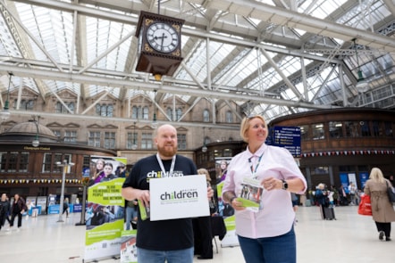 Left to Right: Joe Clay (Safeguarding Partnerships Manager at Railway Children) and Natalie Richbell-Beer (Avanti West Coast Safeguarding and Crime Manager) spent time at Glasgow Central to raise awareness of safeguarding issues affecting young people.