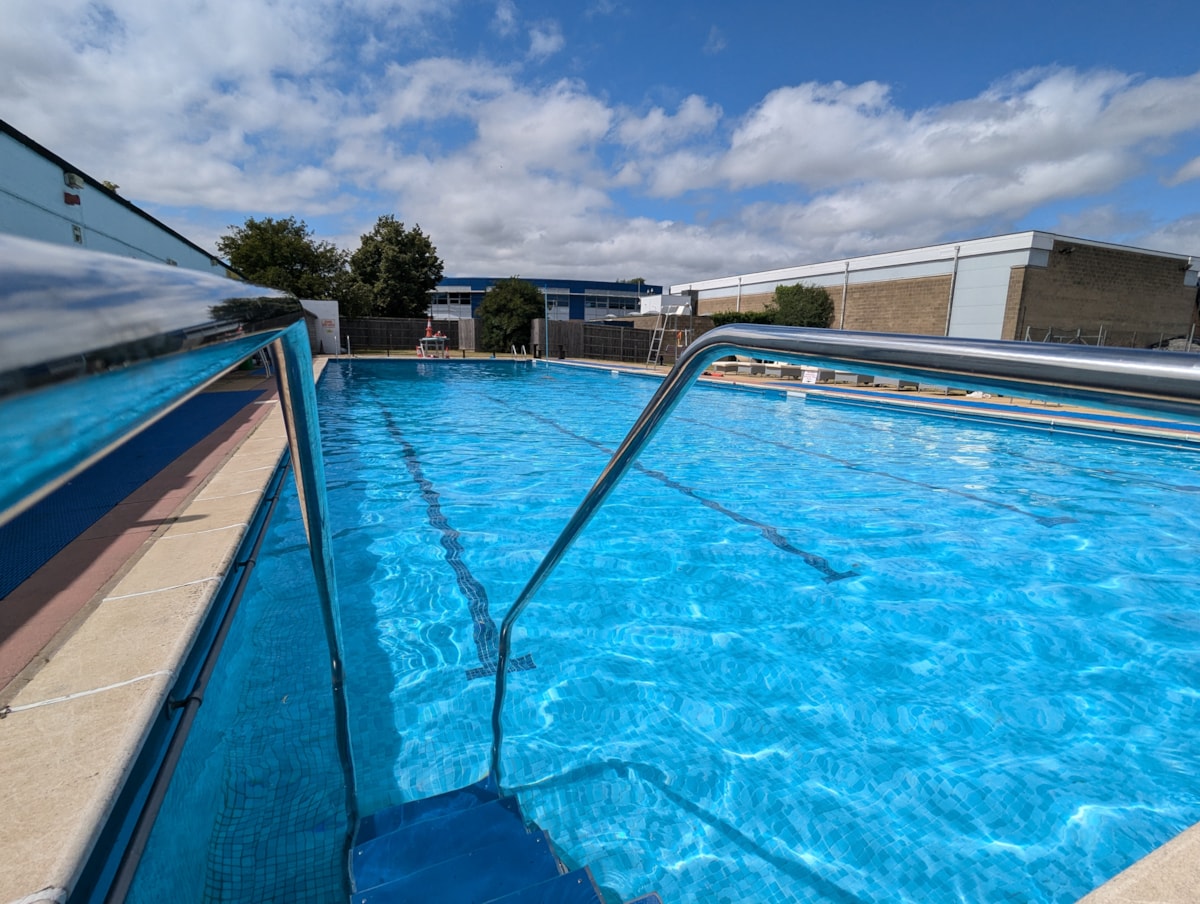 Woodstock Open Air Pool-2
