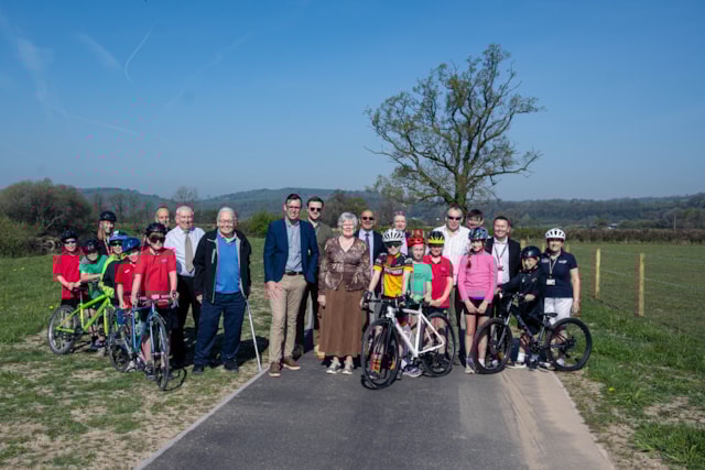 Agor rhan orllewinol llwybr Dyffryn Tywi - Opening of western section of Tywi Valley Path 2