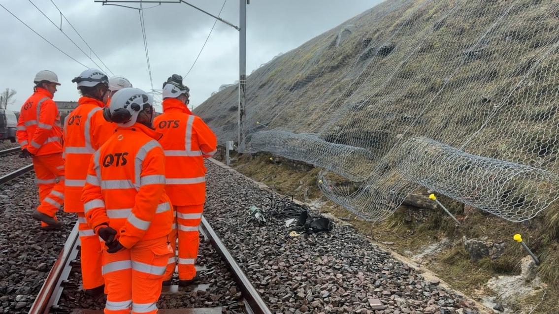 Teams surveying rock netting at Shap January 2026