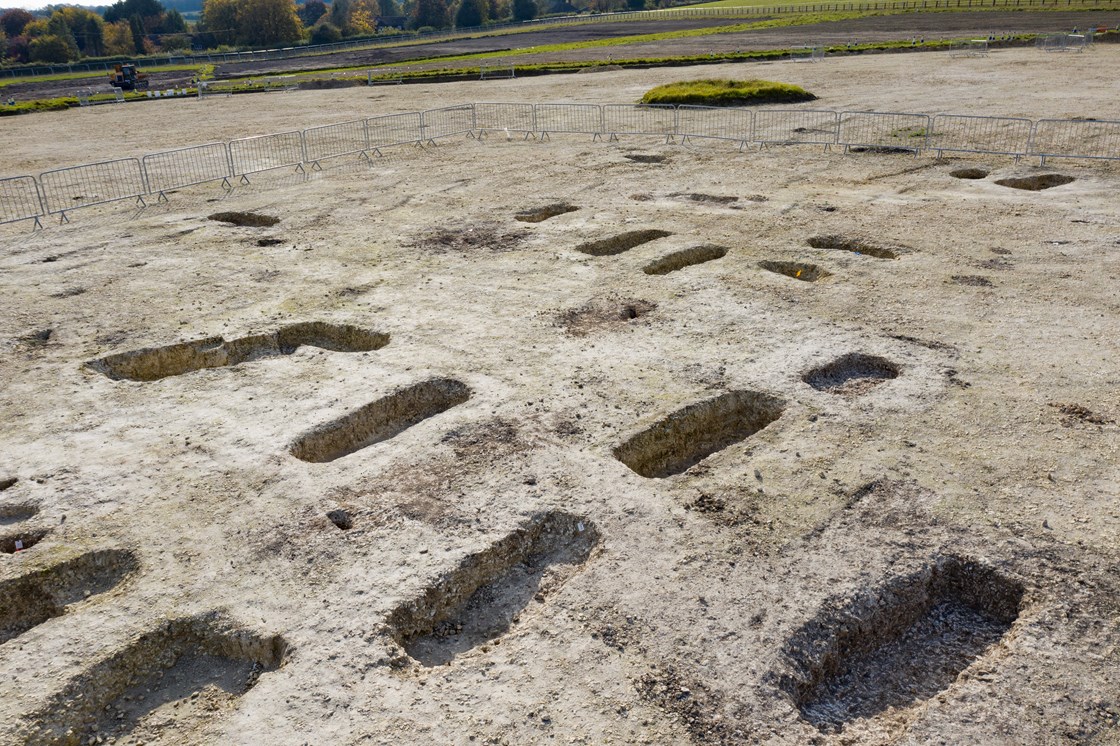 Site of the HS2 excavation of an Anglo Saxon burial ground in Wendover: Site of the HS2 excavation of an Anglo Saxon burial ground in Wendover where 141 burials were uncovered. 

Tags: Anglo Saxon, Archaeology, Grave goods, History, Heritage, Wendover, Buckinghamshire