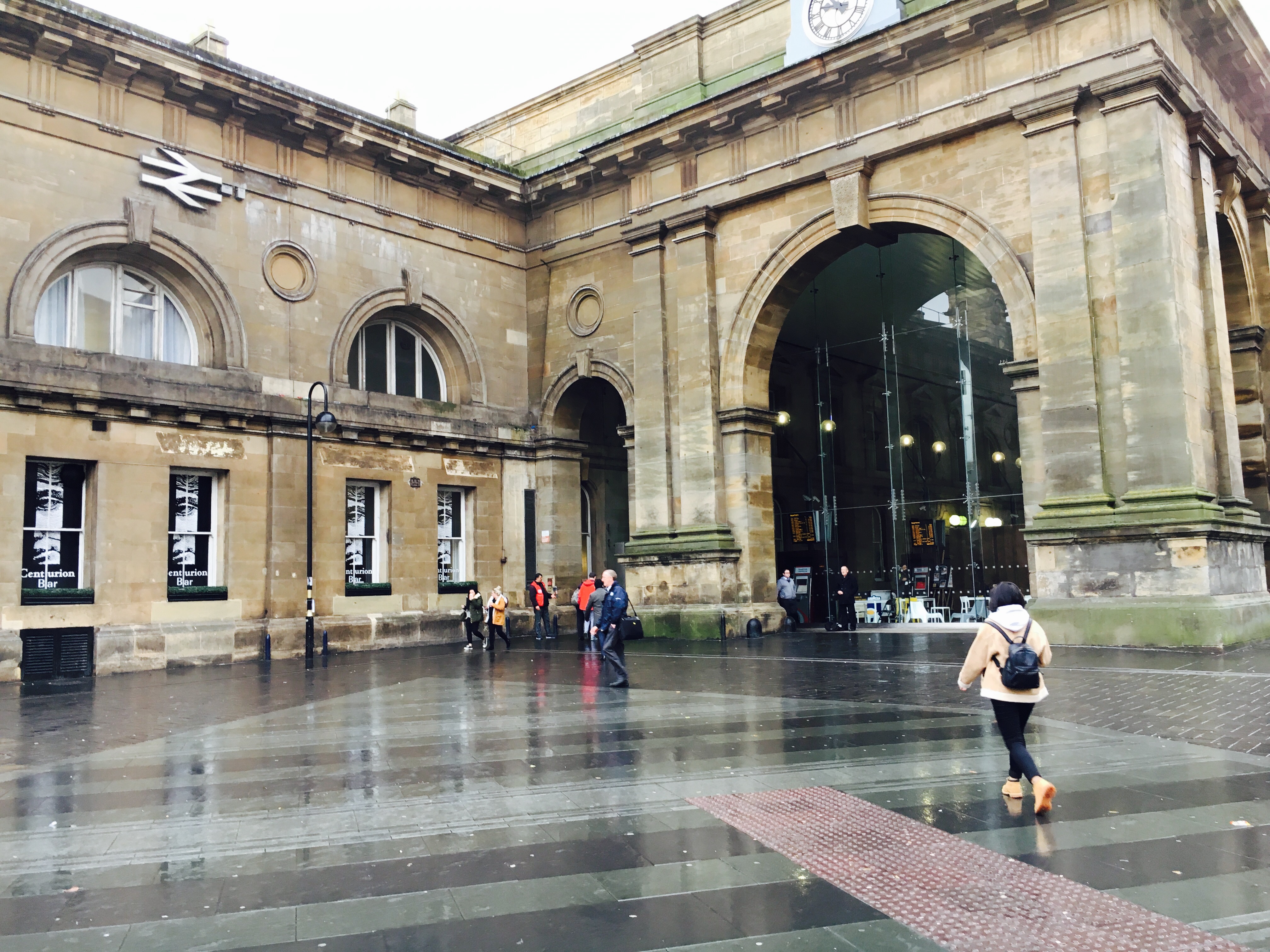 newcastle central station left luggage