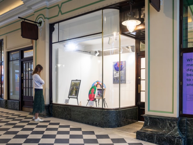TfL Image - Victoria Station arcade premises