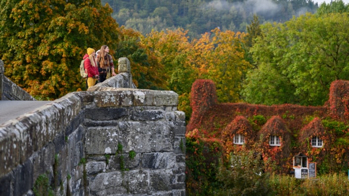 688028-walking-on-the-river-conwy-at-llanrwst-north-wales-2