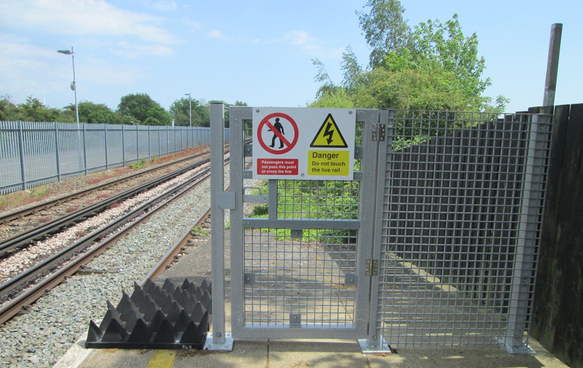 Safety gates installed across South East to reduce trespass on the railway: Polegate 240519 - Platform 1 CE