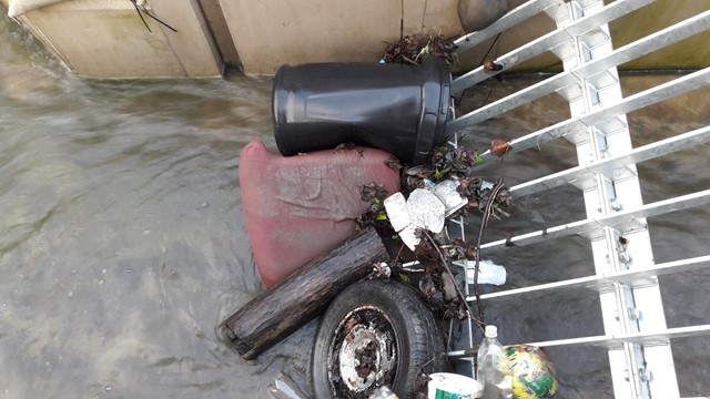 Network Rail teams up with councils to tackle fly-tipping at railway aqueduct which is causing flood risk: Fly Tipping has increased the risk of flooding at Corsham aqueduct