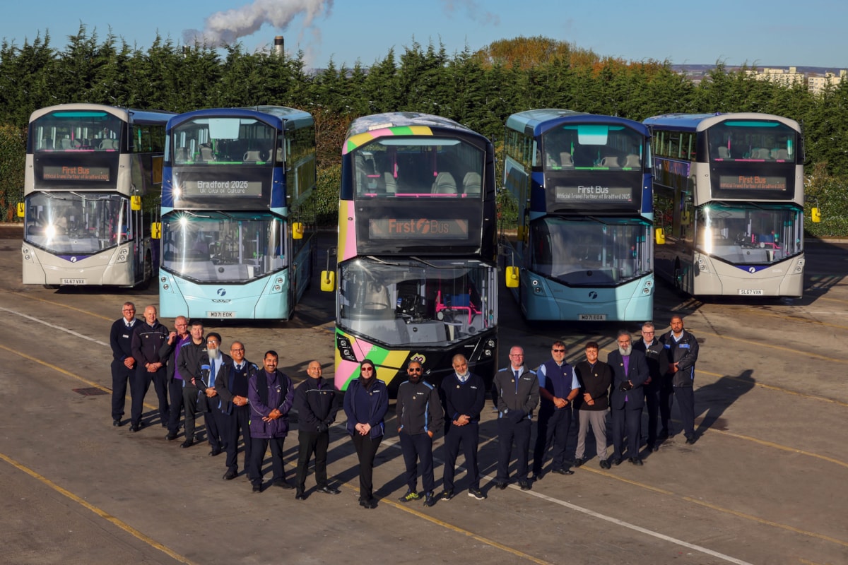 Bradford team with BD2025 bus   fleet 1