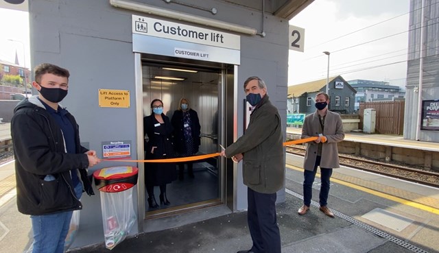 Macclesfield station’s £400,000 lift upgrades complete: Macclesfield station lift opening event - ribbon cutting by David Rutley MP