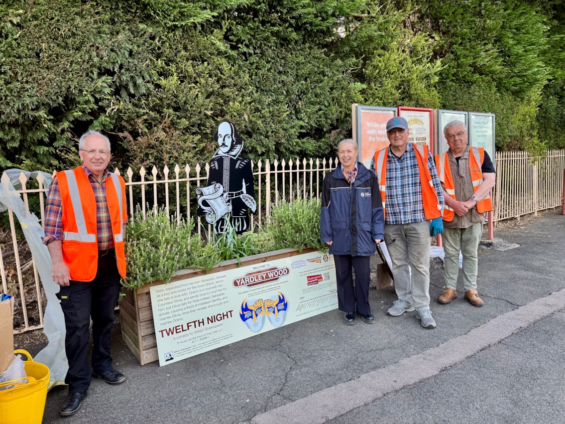 Partners installing Shakespeare statue at Yardley Wood