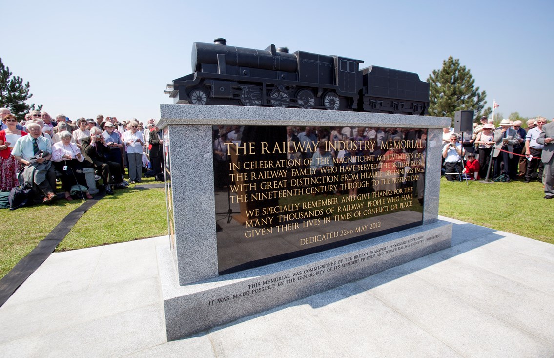 memorial02
