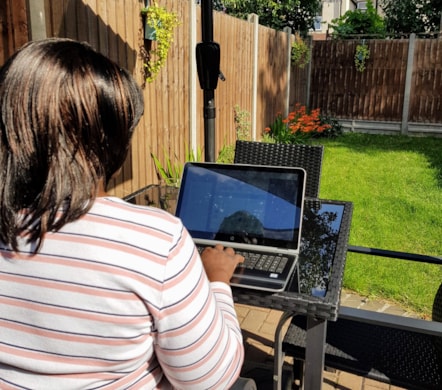 Foster Carer using App