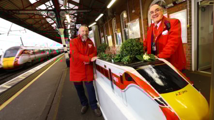 Phil Armstrong and Jez McLeish with their Azuma Planter (2)