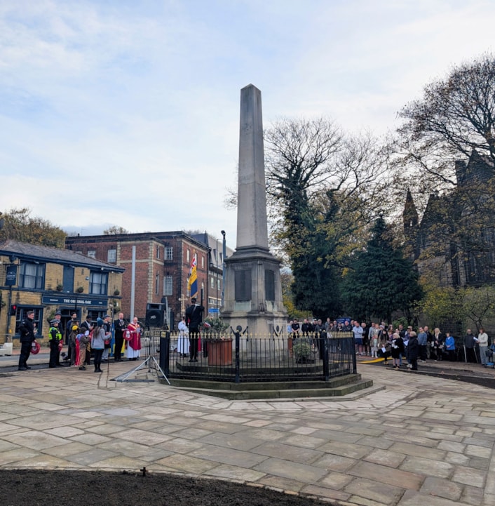 Headingley War Memorial 2: Headingley War Memorial 2