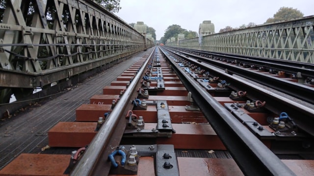 Kew railway bridge track works completed to help minimise London Overground and District line delays: New wheel timbers in place on Kew railway bridge