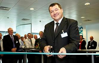 Siemens opens state-of-the-art customer training centre in Frimley HQ: dxopening_resized.jpg