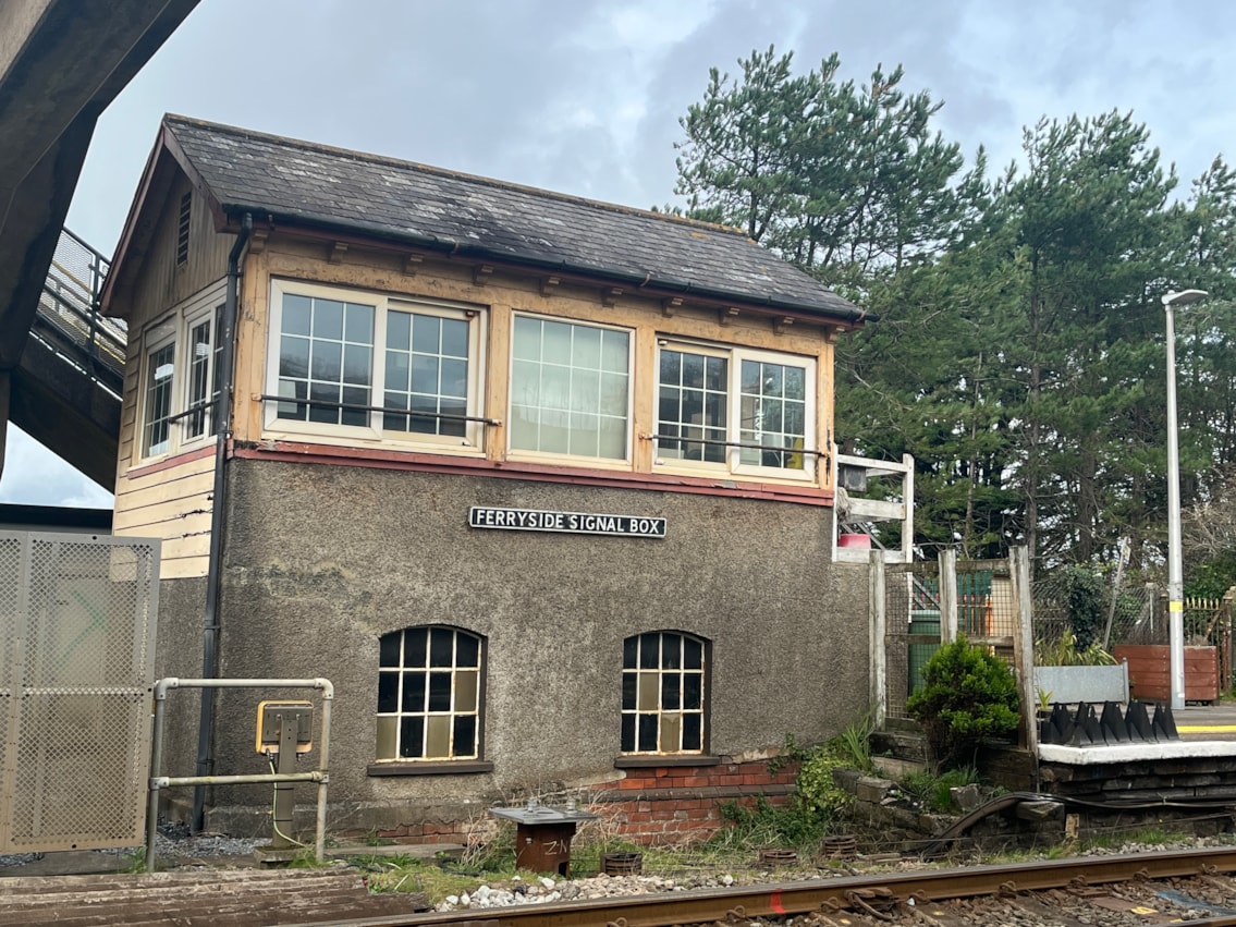 Ferryside signal box-4