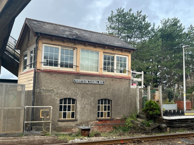 Ferryside signal box-4: Ferryside signal box-4