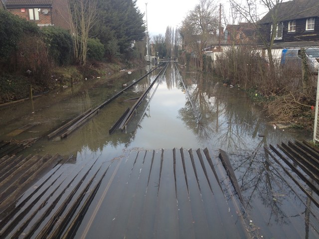Media Update: Thames Valley flooding brings disruption to main line: Datchet flooding