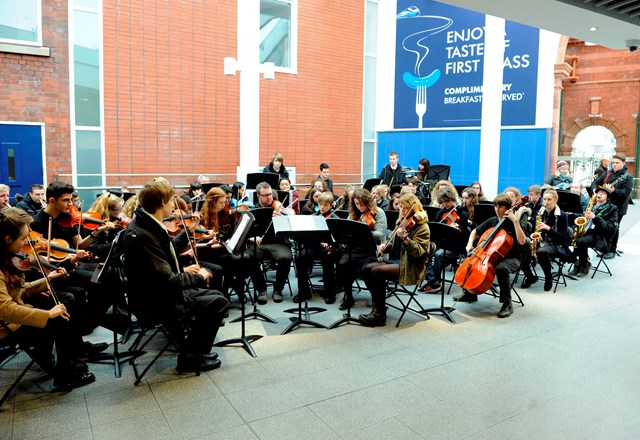Robin Hood Youth Orchestra at Nottingham station