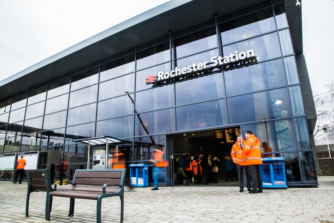 Check before you travel to Rochester’s Dickensian Christmas as railway upgrade continues: New Rochester Station
