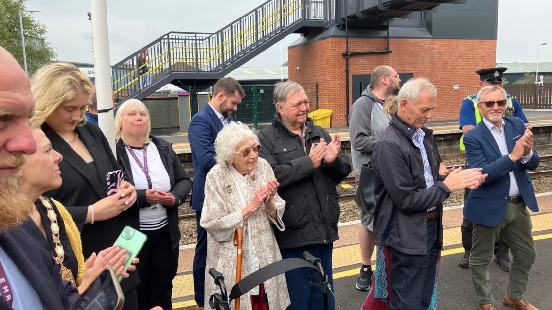 Applause after the Alfreton event speeches