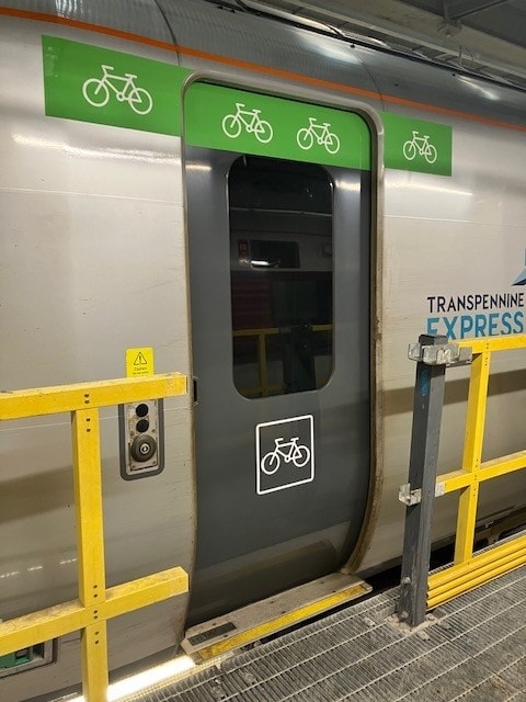 New customer signage on TPE's 802 fleet (8)