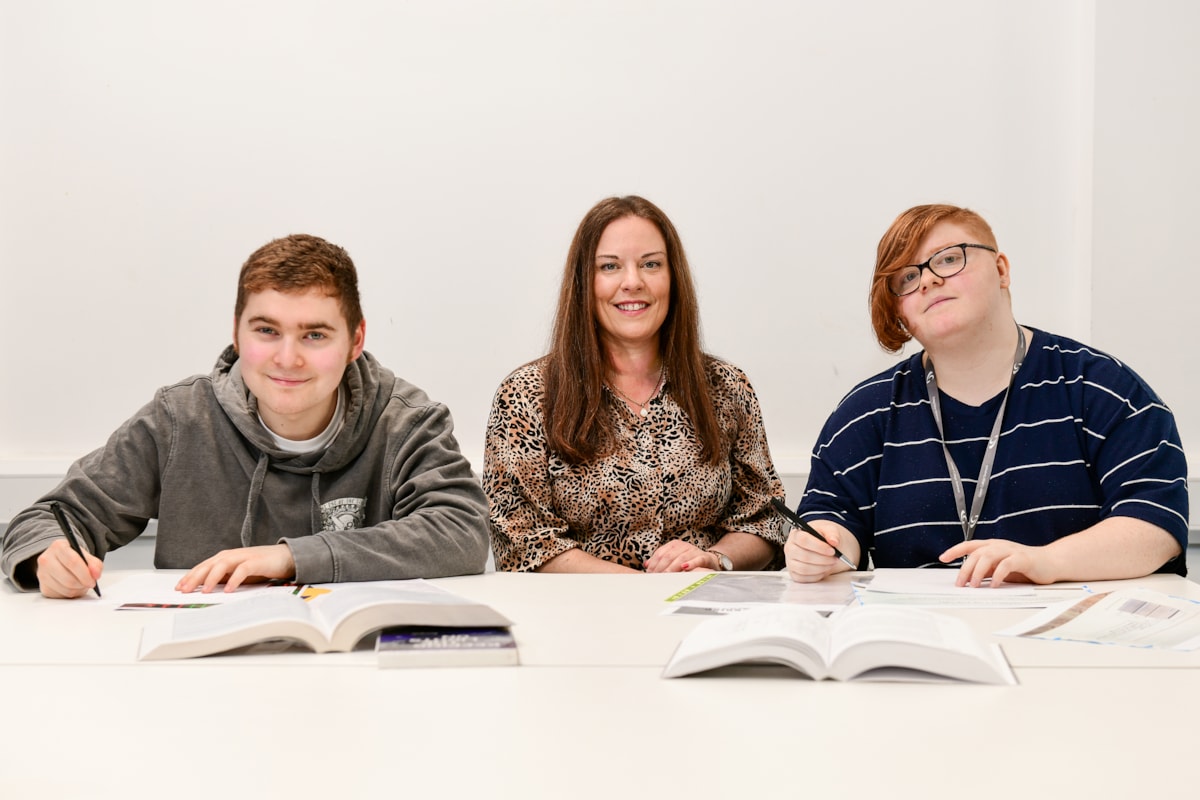 Vikki Howells Minister for Higher and Further Education Welsh Government with learners at Gower College Swansea.jpeg