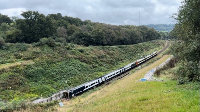 STARTING TOMORROW: West of England line between Axminster and Exeter to close for two weeks for important upgrade work: Honiton tunnel-10