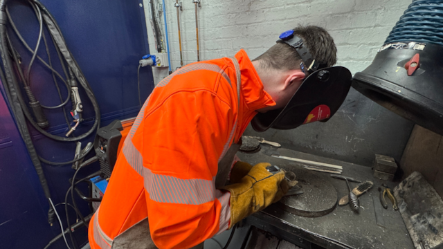 Network Rail seeking 26 apprentices across Scotland: Apprentice working