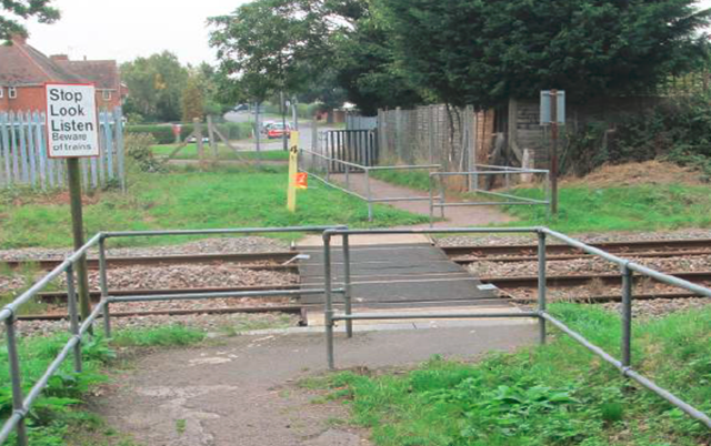 Woburn Sands School Lane foot crossing