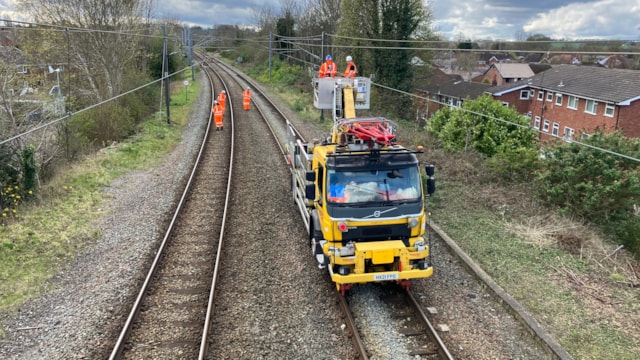 Cross City line closure between Birmingham and Lichfield to accommodate A38(M) viaduct repairs: Overhead cables near Lichfield City being inspected by Network Rail engineers