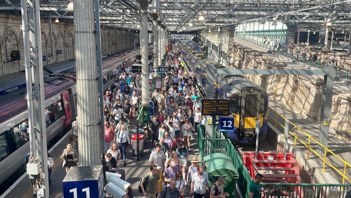 Some Might Say it was a record-breaking weekend at Edinburgh Waverley: Edinburgh Waverley-12