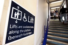 Sevenoaks-lift sign