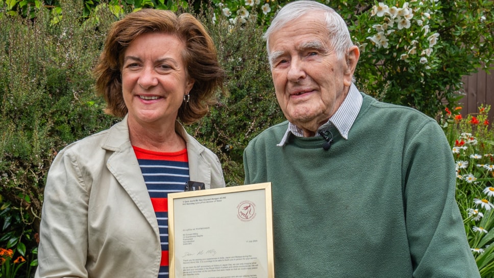 First Minister, Eluned Morgan, and Mr Hilling