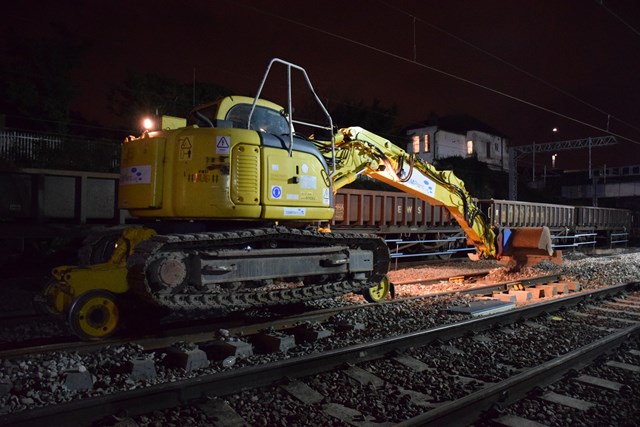 Acton Wells - laying ballast (2): Christmas 2015, engineering, IP Track. high speed handback, ballast, road rail vehicle