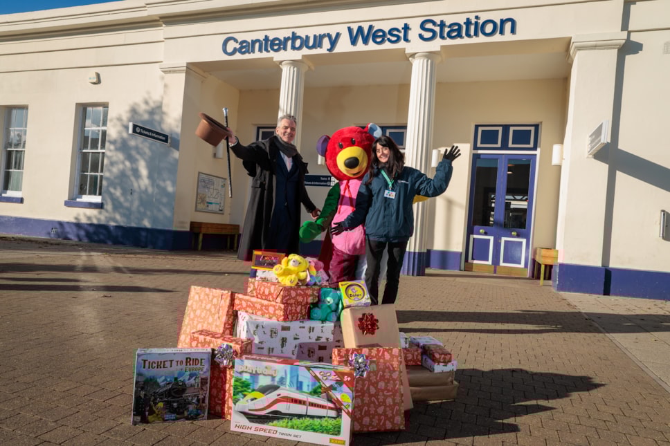 Peter Jenkinson Toyologist and Louise Earl from Demelza and Mood Bear Hope (1)