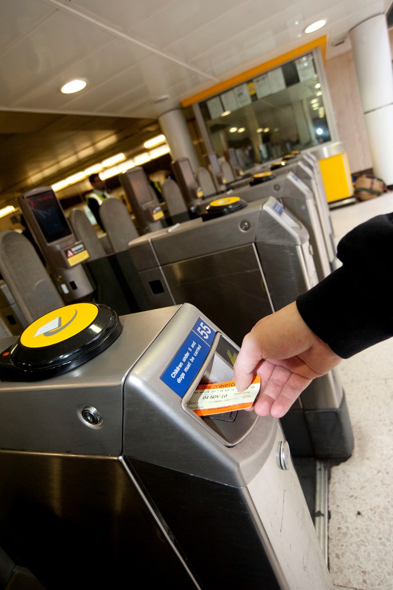 £2.5 million recovered from fare-dodgers on Southeastern: Gateline with ticket - male