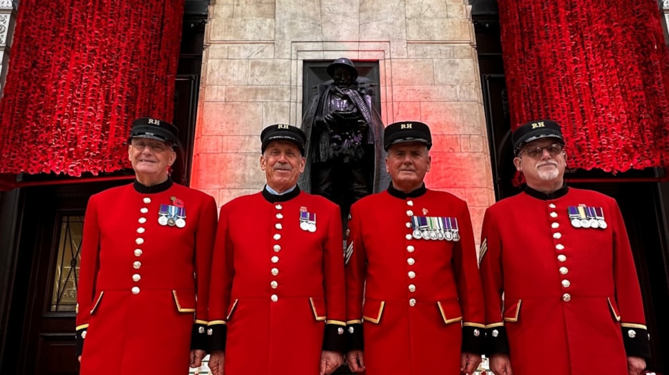 Chelsea Pensioners Poppies to Paddington