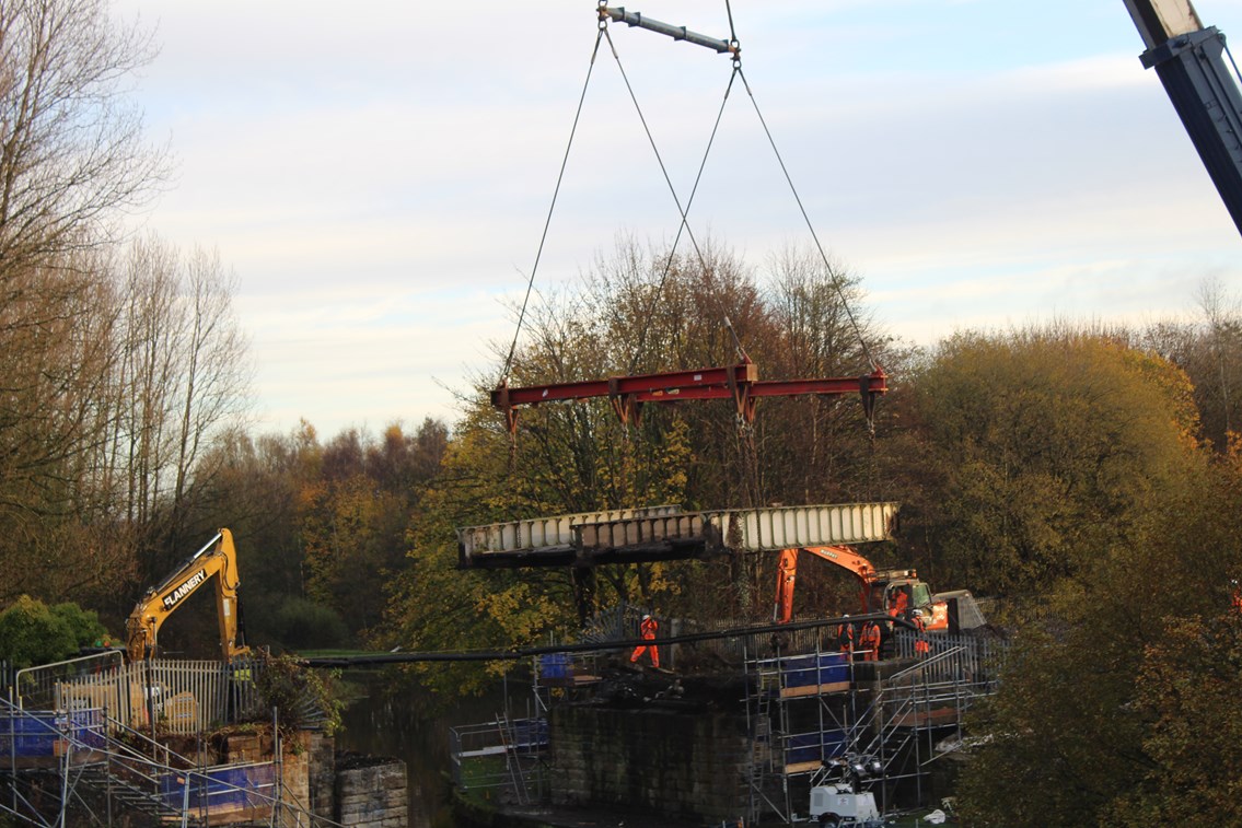 Burnley canal bridge lift-2