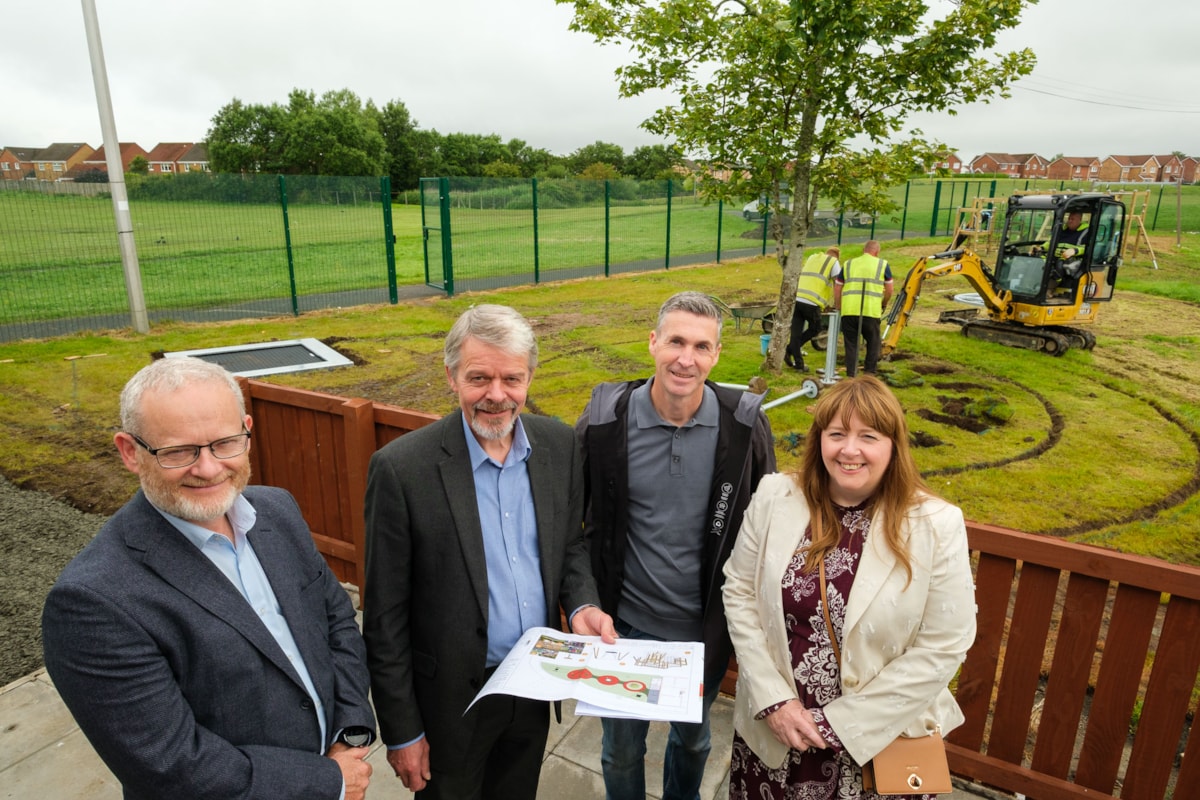 Cllr Barton and Cowan with Simon Bell and Andrew Kennedy at Onthank PS ASL