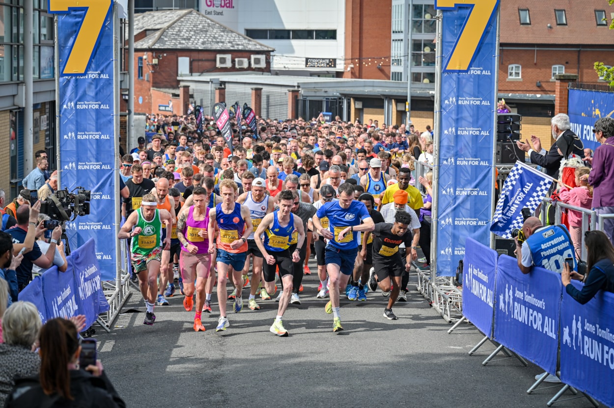 Marathon: The 2023 Rob Burrow Leeds Marathon. Credit: Run For All.