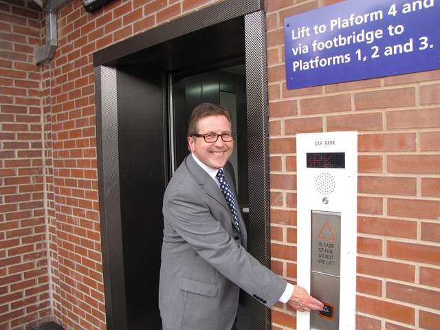 CHEADLE HULME STATION BECOMES ACCESSIBLE FOR EVERYONE: Mark Hunter MP at Cheadle Hulme station