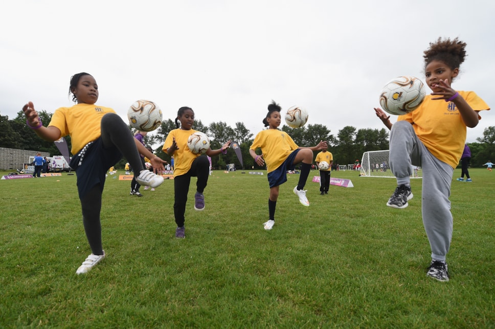 fagirls039footballfestival-london.jpg