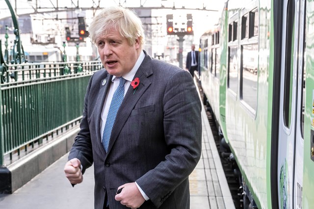 Boris Johnson at Glasgow Central in front of Porterbrook's HydroFLEX train