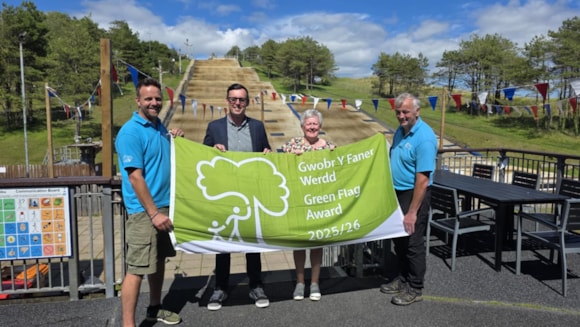 Green flags flying at Carmarthenshire parks following award success: a6ecf4af-b230-4b2a-89dc-1f303e218e13